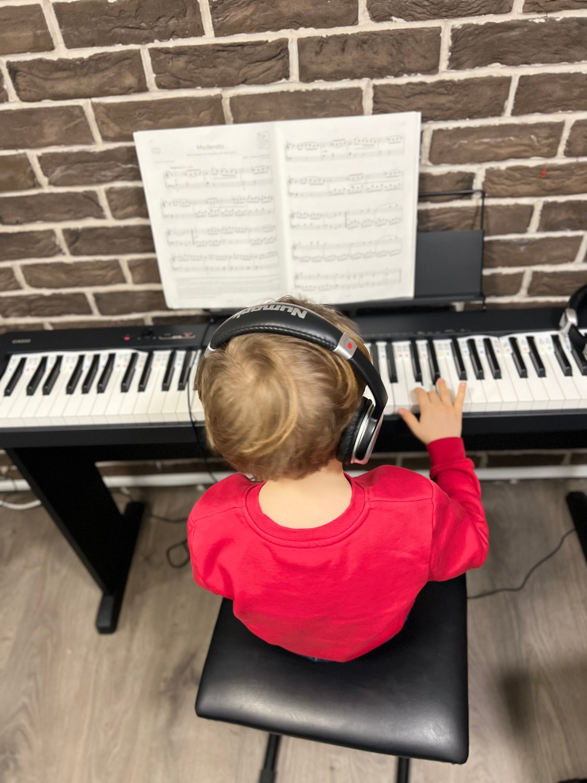 Music school in Rochester, Piano lessons in Rochester, Guitar lessons in Rochester, Drum lessons in Rochester, Singing lessons in Rochester (2).jpg