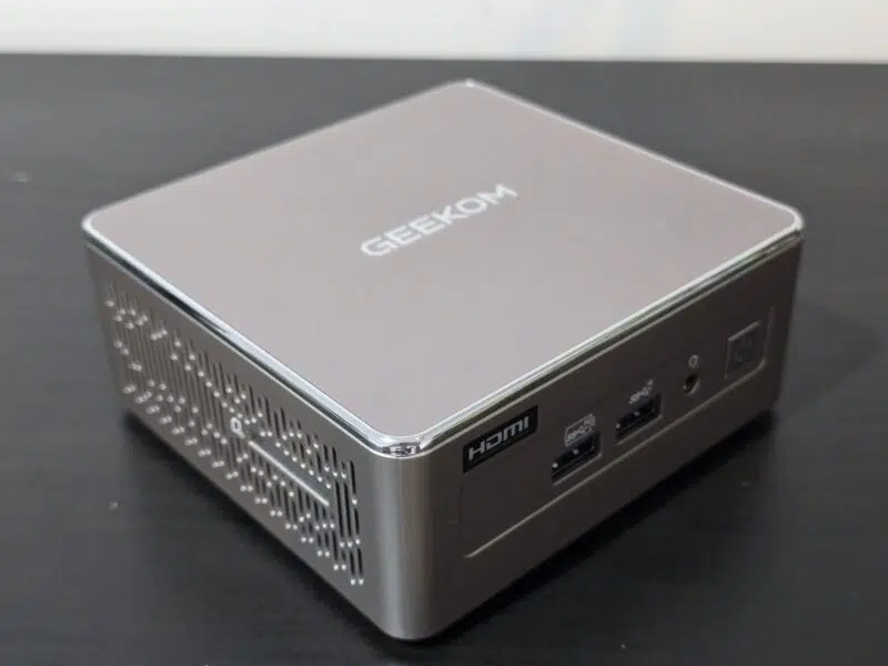 Mini PC Geekom A5 2027 Edition finition rose gold vu de trois quarts